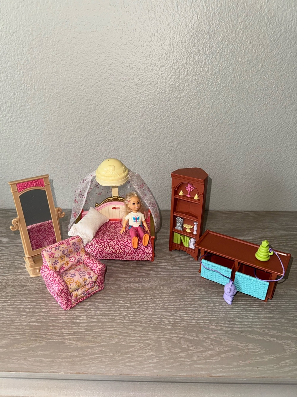 Fisher Price Loving Family Teens room with bed, chair, bookshelf & more